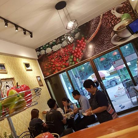 Amaretto Hostel Szuratthani Kültér fotó