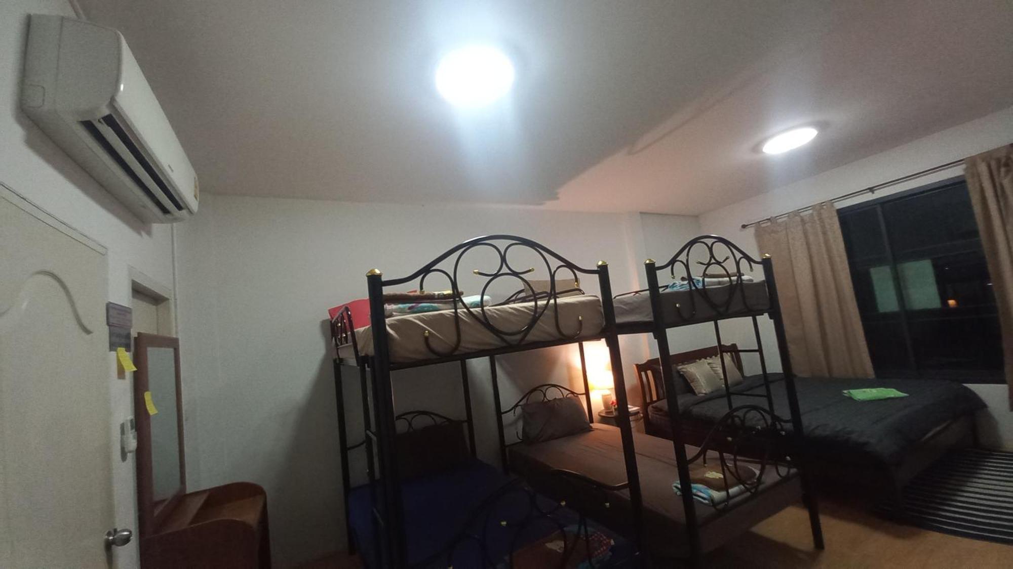 Amaretto Hostel Szuratthani Kültér fotó
