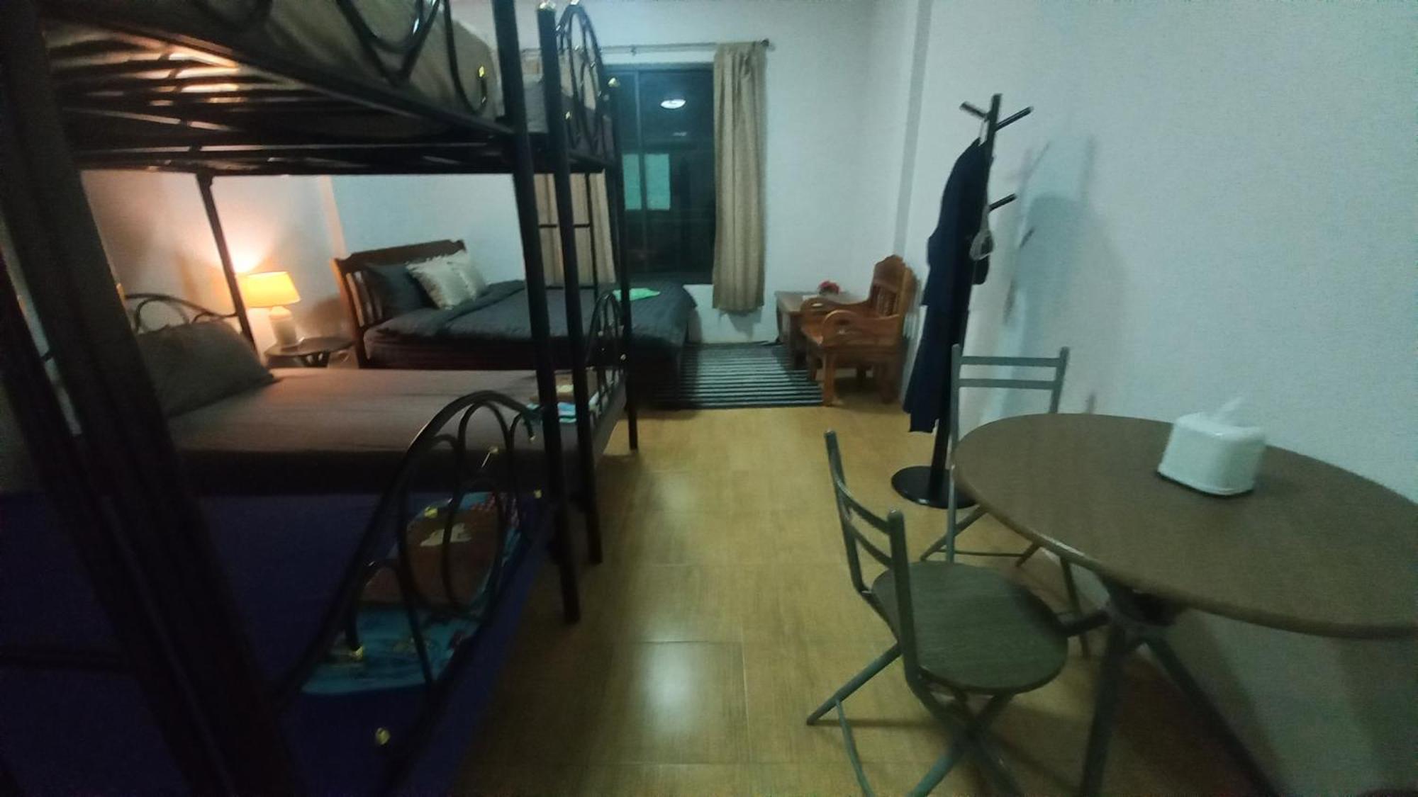 Amaretto Hostel Szuratthani Kültér fotó