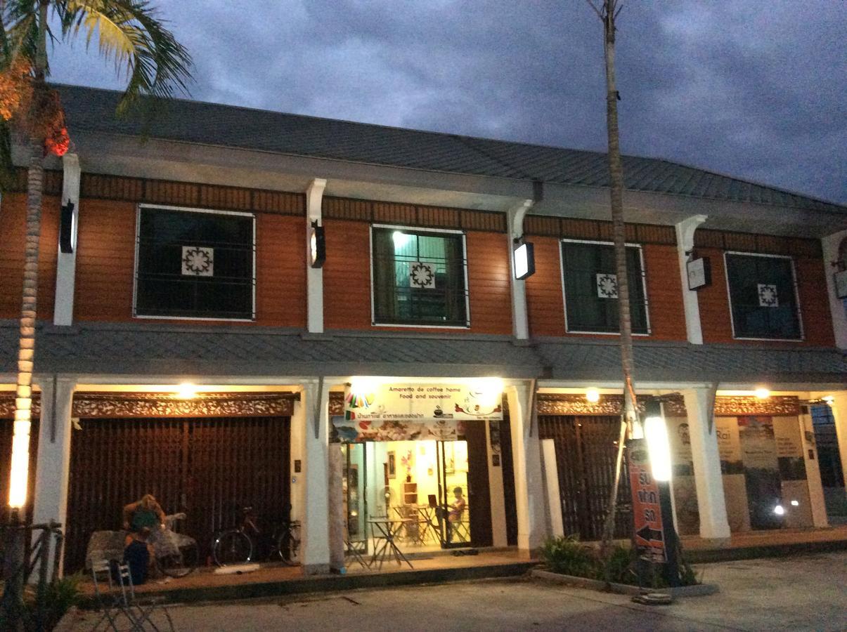 Amaretto Hostel Szuratthani Kültér fotó