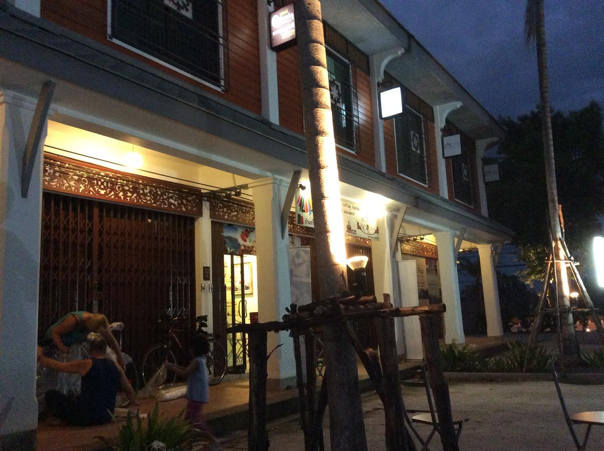 Amaretto Hostel Szuratthani Kültér fotó